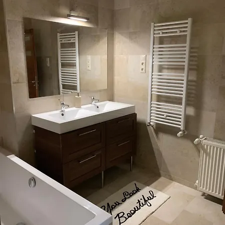 Exclusive - Downtown Apartmán